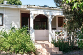 Lagoonside Cottage